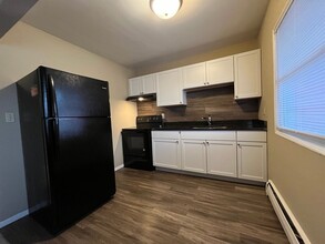 594 Lawson Ave West in St. Paul, MN - Building Photo - Interior Photo