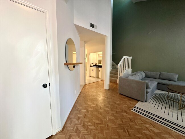 2607 Rice Boulevard in West University Place, TX - Building Photo - Building Photo