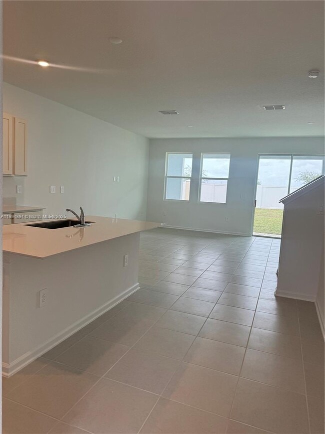 512 Hart Ln in Dundee, FL - Building Photo - Building Photo