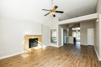 103 Hardin Dr in Arlington, TX - Foto de edificio - Building Photo