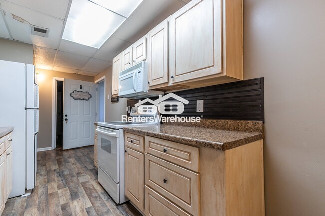 16208 Speaker Ave in Belton, MO - Foto de edificio - Building Photo
