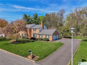 2962 Fairfield Dr N in Allentown, PA - Building Photo - Building Photo
