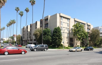 Park Gramercy in Los Angeles, CA - Building Photo - Building Photo