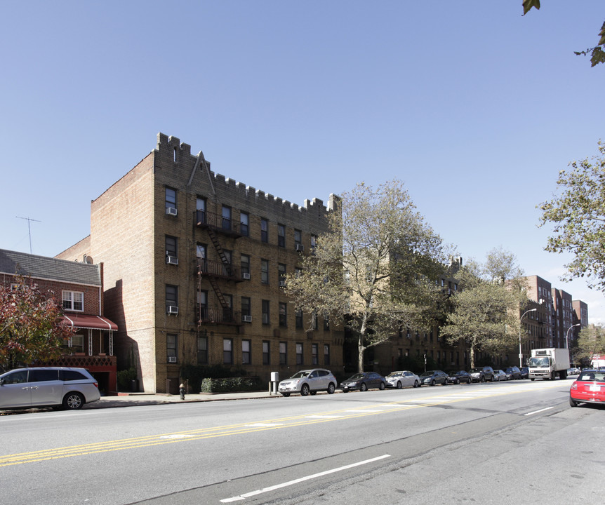 Camelot 1&2 in Brooklyn, NY - Building Photo