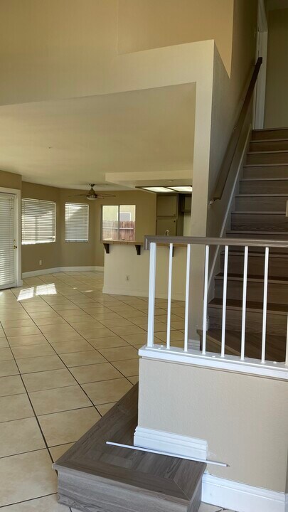 13817 Green Vista Dr in Fontana, CA - Building Photo