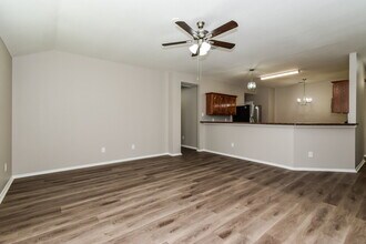 3213 Overstreet Ln in Royse City, TX - Foto de edificio - Building Photo