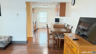 646 Howe Ave in Shelton, CT - Building Photo - Building Photo