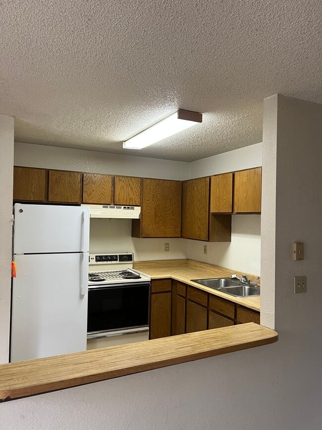 222 W 5th St in Rifle, CO - Building Photo - Building Photo