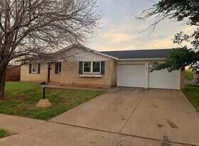 4034 Hooper Dr in Wichita Falls, TX - Building Photo