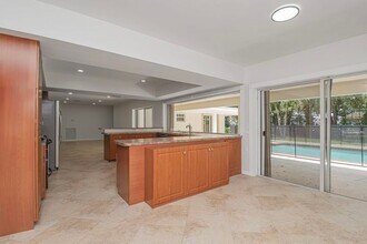 6749 S Grande Dr in Boca Raton, FL - Foto de edificio - Building Photo