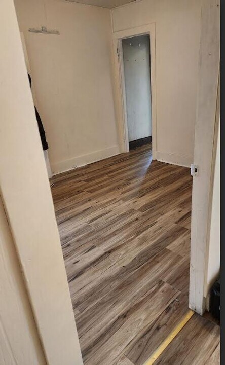 9 Prospect Ave, Unit 2 in Gloversville, NY - Building Photo