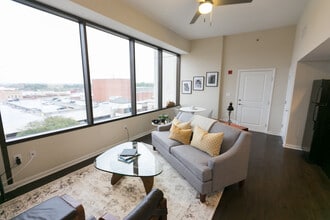 The 40 Four Building in Montgomery, AL - Foto de edificio - Building Photo