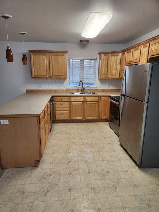 401 W Roy Rd, Unit #3 in Wasilla, AK - Foto de edificio