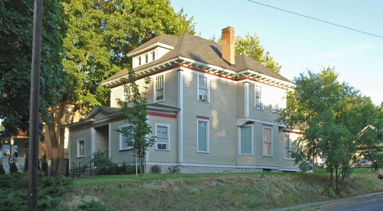 1427 W 7th Ave in Spokane, WA - Foto de edificio