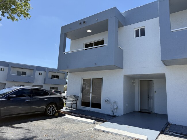 6256 SW 131st Pl in Miami, FL - Building Photo - Building Photo