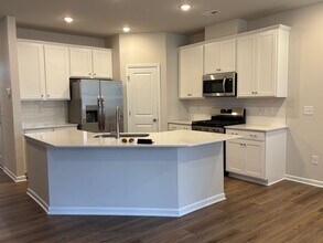 1250 Candlebrook Ct in Boiling Springs, SC - Foto de edificio - Building Photo
