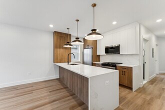 84 Hollywood Ave, Unit 1 in East Orange, NJ - Building Photo - Building Photo