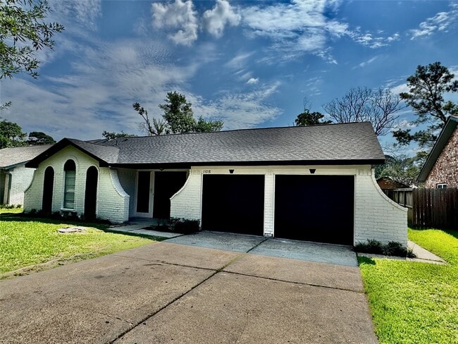 15218 Falcon Ridge Dr