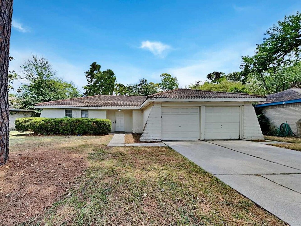 22610 Meadowgate Dr in Spring, TX - Building Photo