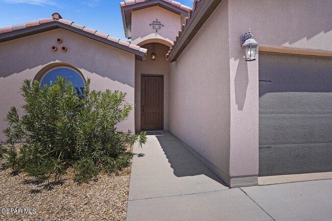 3749 Loma Adriana in El Paso, TX - Building Photo - Building Photo