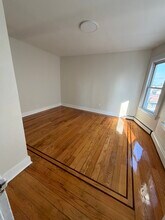 2395 Main St, Unit 2395 in Bridgeport, CT - Building Photo - Building Photo