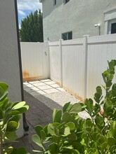 16940 SW 92nd Street Cir, Unit Studio above garage in Miami, FL - Building Photo - Building Photo