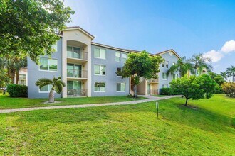 106 Villa Cir in Boynton Beach, FL - Building Photo - Building Photo