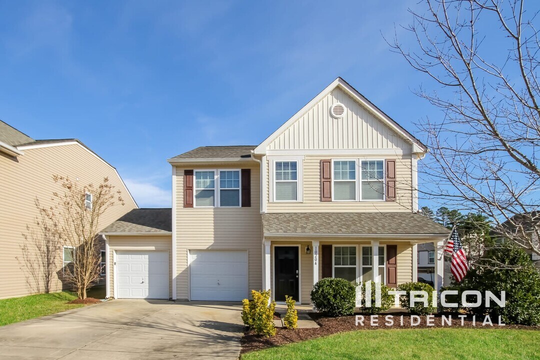 10204 Daniel Dwayne Dr in Charlotte, NC - Building Photo