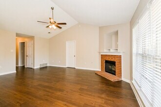 7892 Jane Ayre Dr in Southaven, MS - Building Photo - Building Photo
