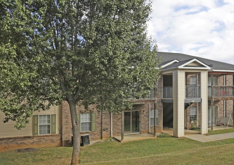 450 Barkley Landing Dr, Unit 240-8 in Morristown, TN - Foto de edificio