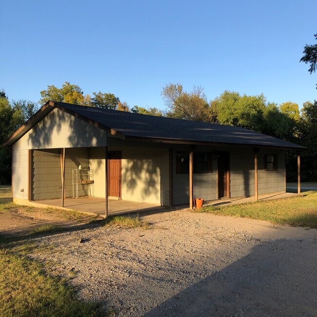 45 Locust Ln Rentals in Lone Grove, OK