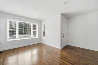 2618 W Augusta Blvd in Chicago, IL - Building Photo - Building Photo