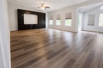 403 McCormick Rd in Mckees Rocks, PA - Foto de edificio - Building Photo