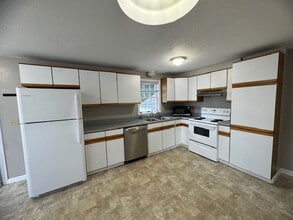 26 Atlantic Ave, Unit 26 in Old Orchard Beach, ME - Building Photo - Building Photo