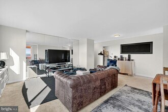 1011 Arlington Blvd in Arlington, VA - Building Photo - Building Photo