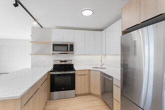6166 N Sheridan Rd in Chicago, IL - Building Photo - Building Photo