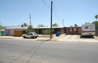 5202-5206A E Bellevue in Tucson, AZ - Building Photo - Building Photo