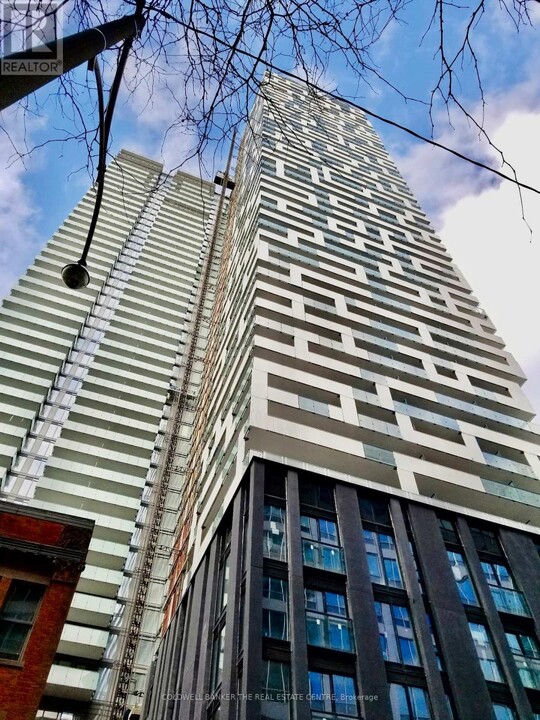 25-725 Richmond St E in Toronto, ON - Building Photo