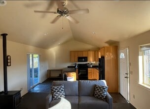 17561 Gardner Ridge Rd in Brookings, OR - Building Photo - Building Photo