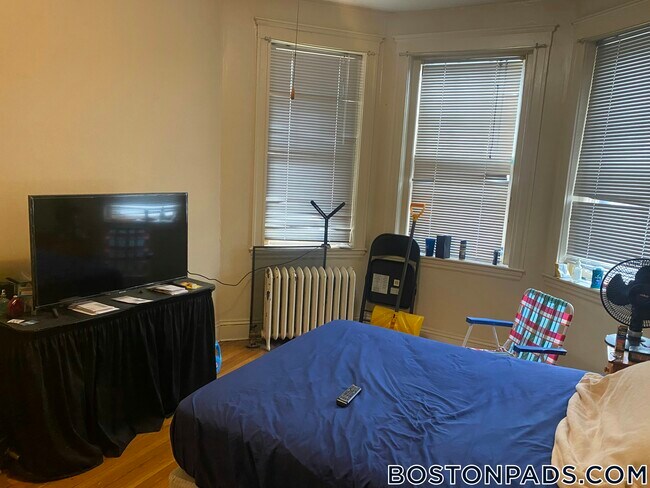 property at 1576 Commonwealth Ave
