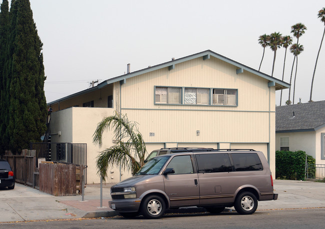 644 S E St in Oxnard, CA - Building Photo - Building Photo