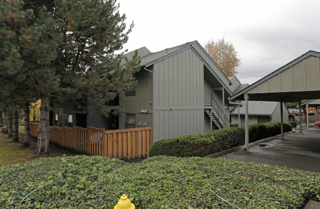 Canyon Creek in Beaverton, OR - Building Photo