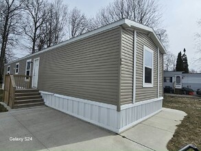 66 Waterview Pkwy in Hamburg, NY - Building Photo - Building Photo