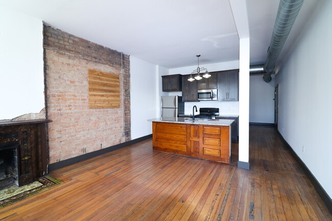 2611 Short Vine St in Cincinnati, OH - Foto de edificio - Building Photo