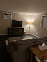 671 56th Plz, Unit 1 in Clarendon Hills, IL - Building Photo - Building Photo