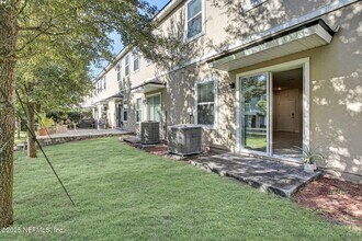 7625 Legacy Trl in Jacksonville, FL - Foto de edificio - Building Photo