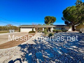 7095 Lyons Ave in Hesperia, CA - Building Photo