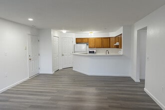 1575 Oakfield Dr in Ann Arbor, MI - Building Photo - Building Photo