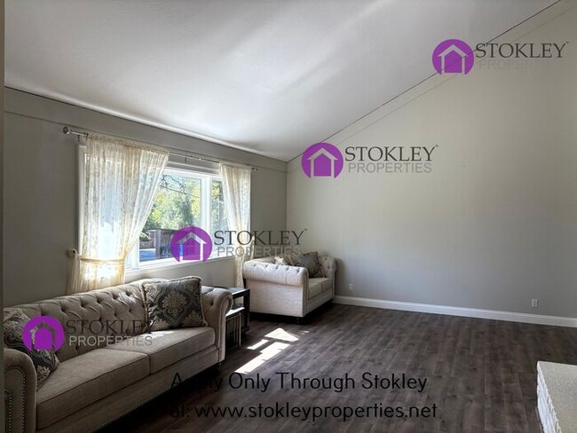 2020 San Miguel Dr in Walnut Creek, CA - Building Photo - Building Photo
