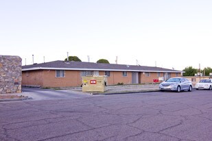 4425 Lawrence St in El Paso, TX - Building Photo